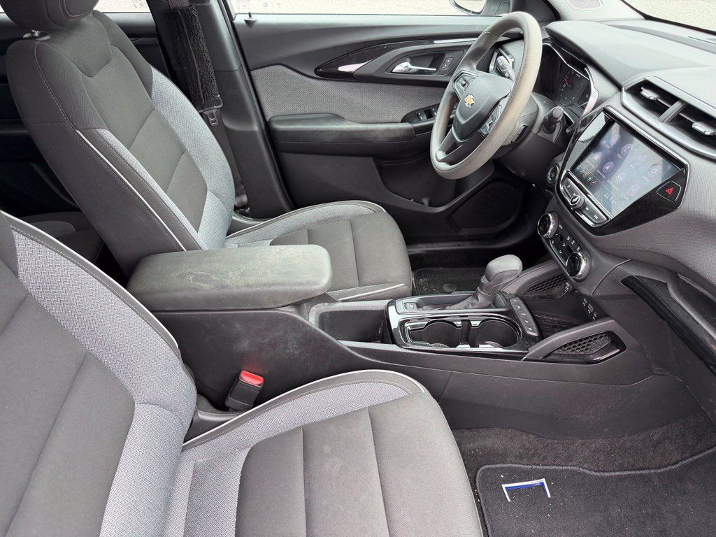 Used 2021 Chevrolet TrailBlazer LT w/ Convenience Package FWD image 16