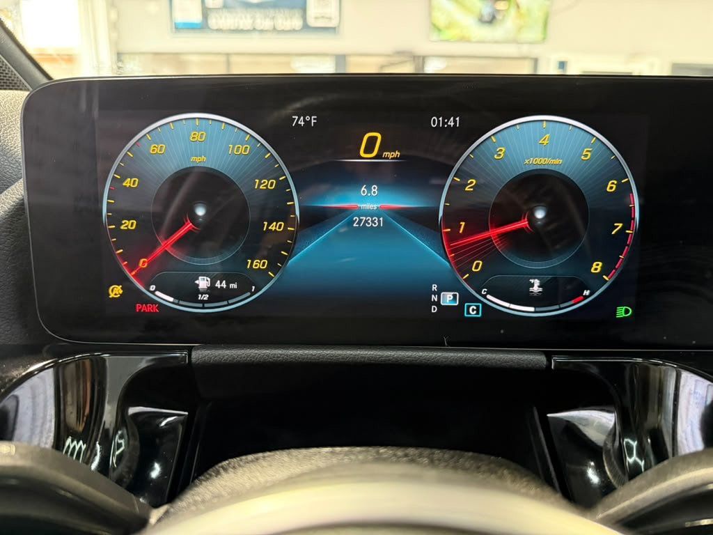 Used 2023 Mercedes-Benz GLA 250 4MATIC w/ Premium Package image 12
