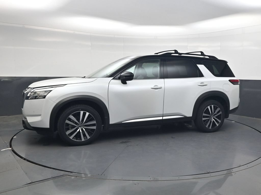 Used 2025 Nissan Pathfinder Platinum FWD image 13