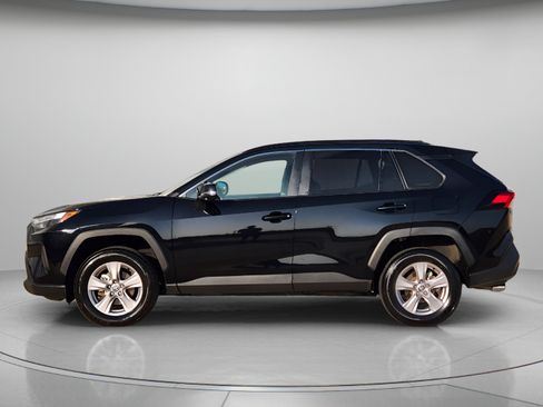 Used 2025 Toyota RAV4 XLE FWD image 2