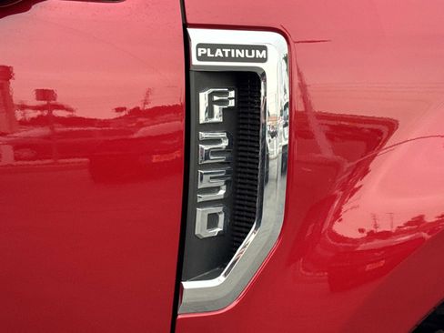 Used 2022 Ford F250 Platinum image 27