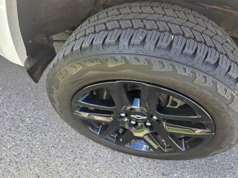 Used 2017 Chevrolet Colorado W/T w/ WT Convenience Package RWD image 9