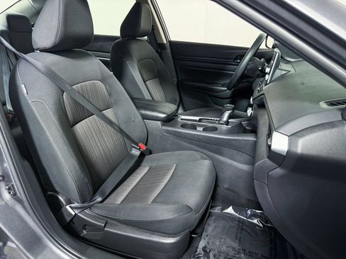 Certified 2025 Nissan Altima 2.5 S FWD image 14