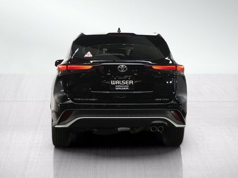 Used 2025 Toyota Highlander XSE AWD/4WD image 4