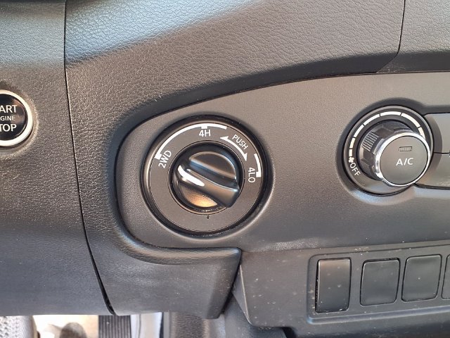 Used 2024 Nissan Frontier SV AWD/4WD image 11