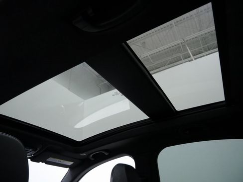 Used 2022 Alfa Romeo Stelvio Ti image 4