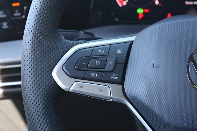 New 2026 Volkswagen GTI SE FWD image 20