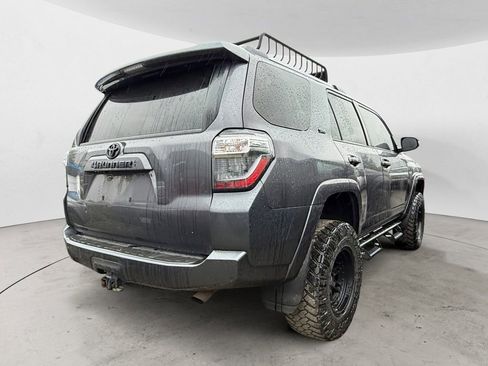 Used 2021 Toyota 4Runner SR5 Premium image 4