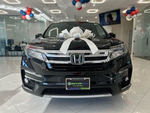 Used 2019 Honda Pilot Touring image 2