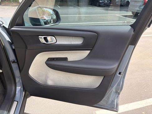 Certified 2023 Volvo XC40 B5 Plus w/ Protection Package Premier AWD/4WD image 58