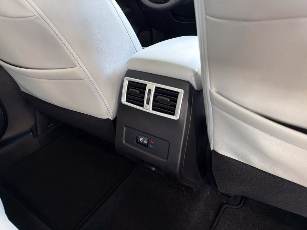 Used 2022 Mitsubishi Outlander SEL AWD/4WD image 32