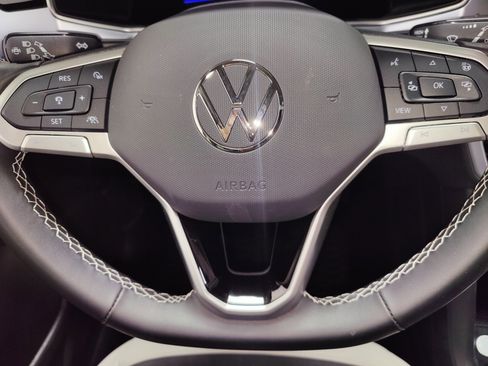 Used 2025 Volkswagen Taos SE image 25