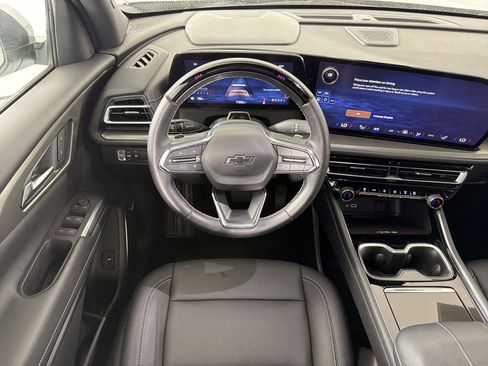 Used 2024 Chevrolet Traverse LT w/ Enhanced Driving Package image 24