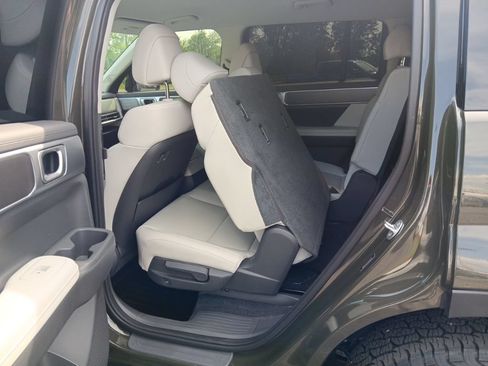 Used 2025 Hyundai Santa Fe SEL FWD image 29