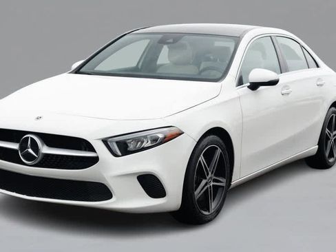 Used 2022 Mercedes-Benz A 220 4MATIC image 1