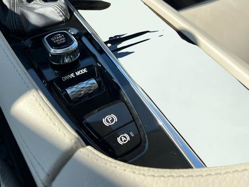 Used 2019 Volvo XC90 T5 Momentum w/ Protection Package Premier image 62