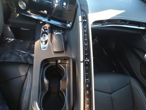 Used 2025 Chevrolet Corvette Stingray w/ Z51 Performance Package image 21