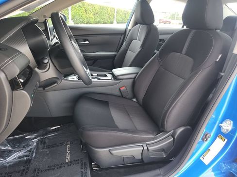 Used 2025 Nissan Sentra SV FWD image 12