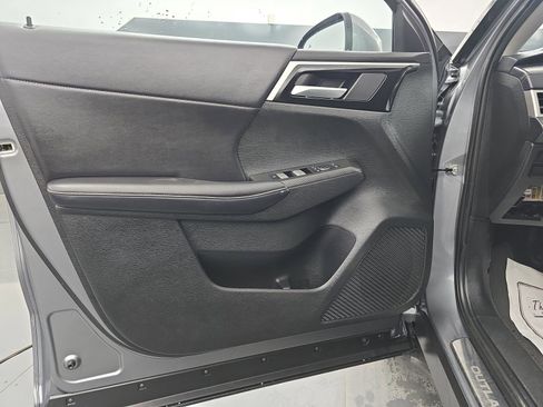 Used 2024 Mitsubishi Outlander SE image 21
