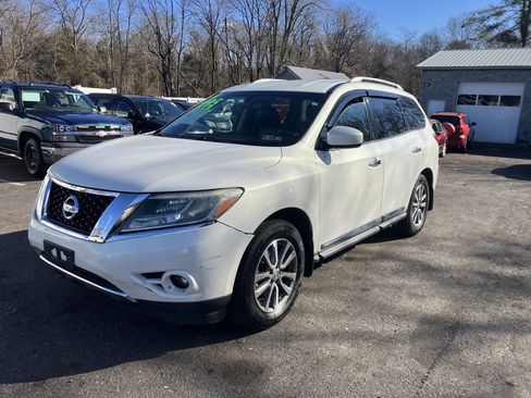 Used 2014 Nissan Pathfinder SL w/ Trailer Tow Package image 5