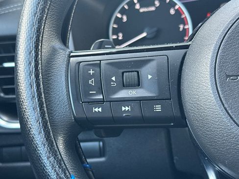 Used 2023 Nissan Rogue SV FWD image 33