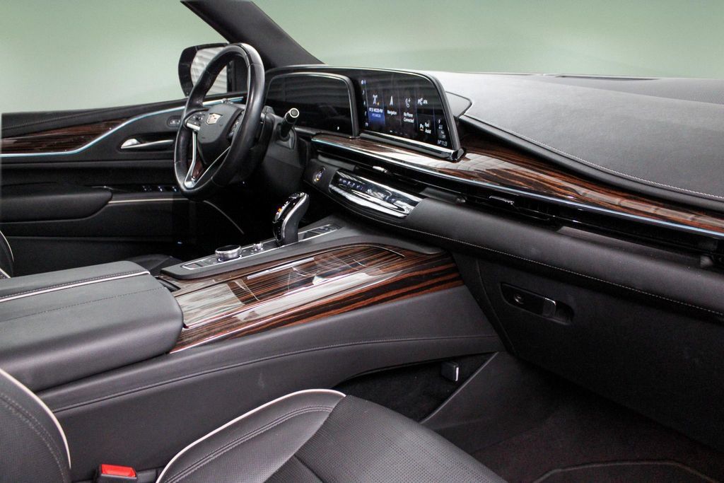 Used 2023 Cadillac Escalade ESV Premium Luxury w/ Performance Package AWD/4WD image 22