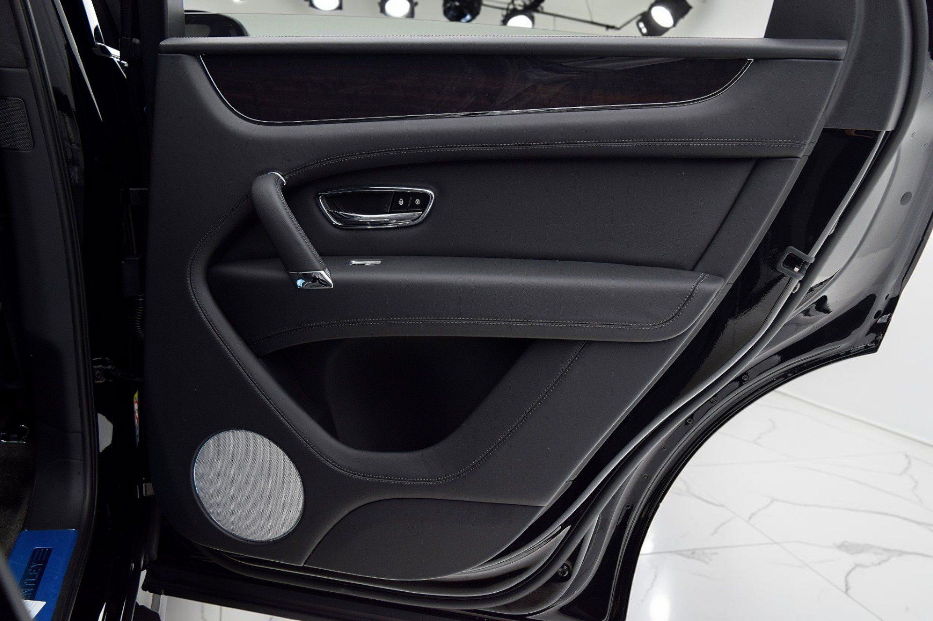 Certified 2019 Bentley Bentayga AWD/4WD image 36
