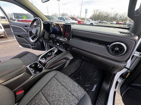 Used 2023 Chevrolet Colorado Z71 image 10