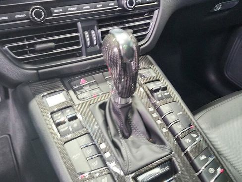 Used 2021 Porsche Macan S AWD/4WD image 17