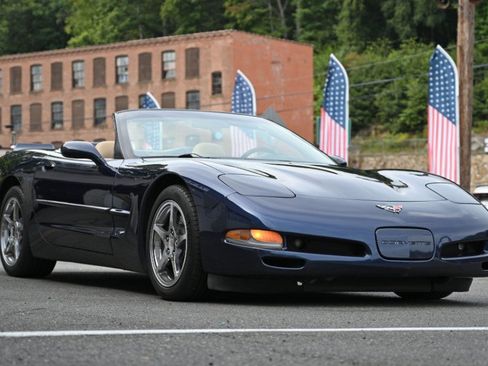 Used 2000 Chevrolet Corvette Convertible w/ Memory Pkg RWD image 11