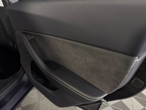 Used 2024 Tesla Model Y Long Range image 30