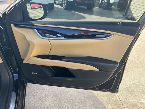 Used 2013 Cadillac XTS Premium image 16