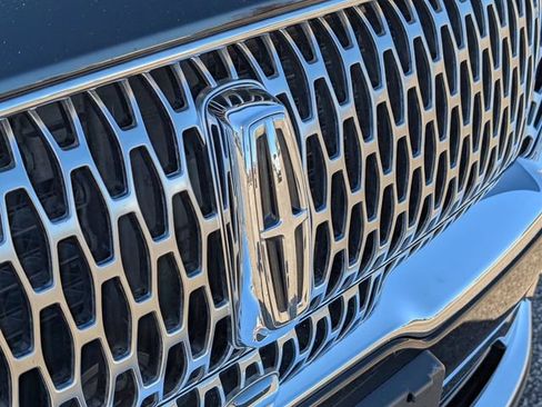 Used 2022 Lincoln Nautilus Reserve FWD image 32