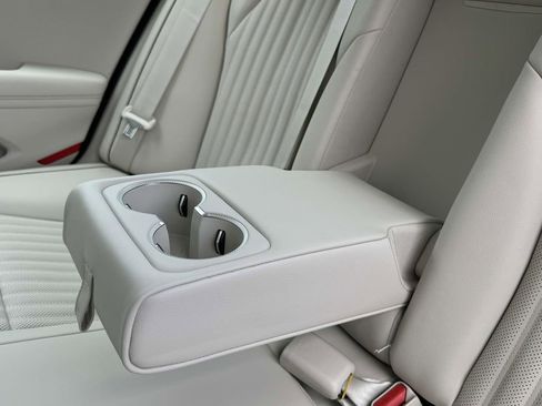 New 2026 Genesis G70 2.5T Prestige image 10