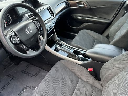 Used 2016 Honda Accord EX image 11