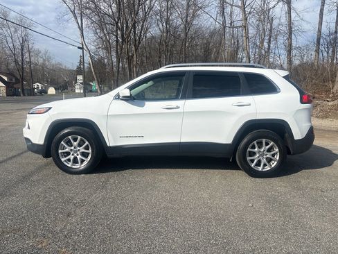 Used 2016 Jeep Cherokee Latitude w/ Cold Weather Group image 2