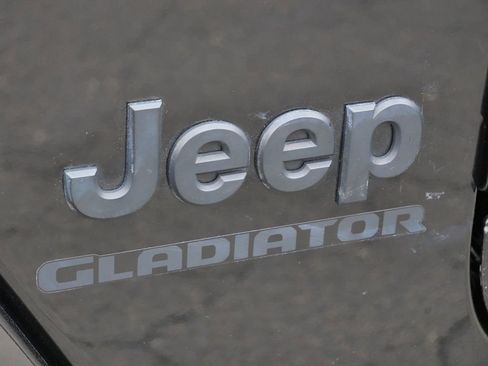 Used 2021 Jeep Gladiator Sport AWD/4WD image 24