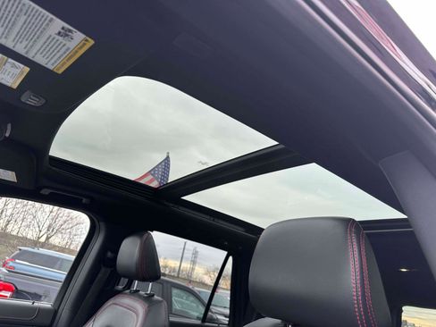 Used 2022 Ford Expedition Max Limited image 19