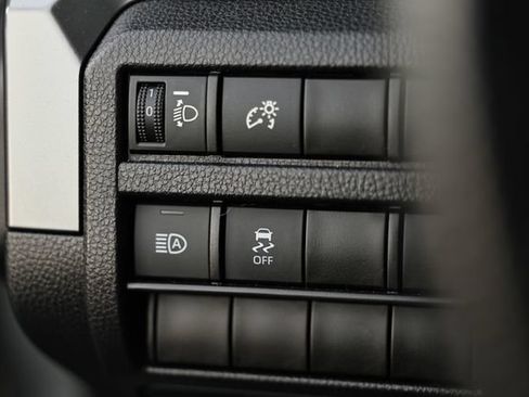 Used 2025 Toyota Tacoma SR5 AWD/4WD image 19