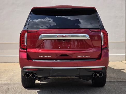 Used 2022 GMC Yukon XL Denali AWD/4WD image 4