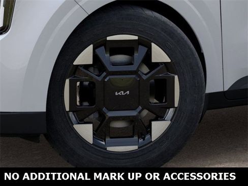 New 2026 Kia Carnival EX image 9