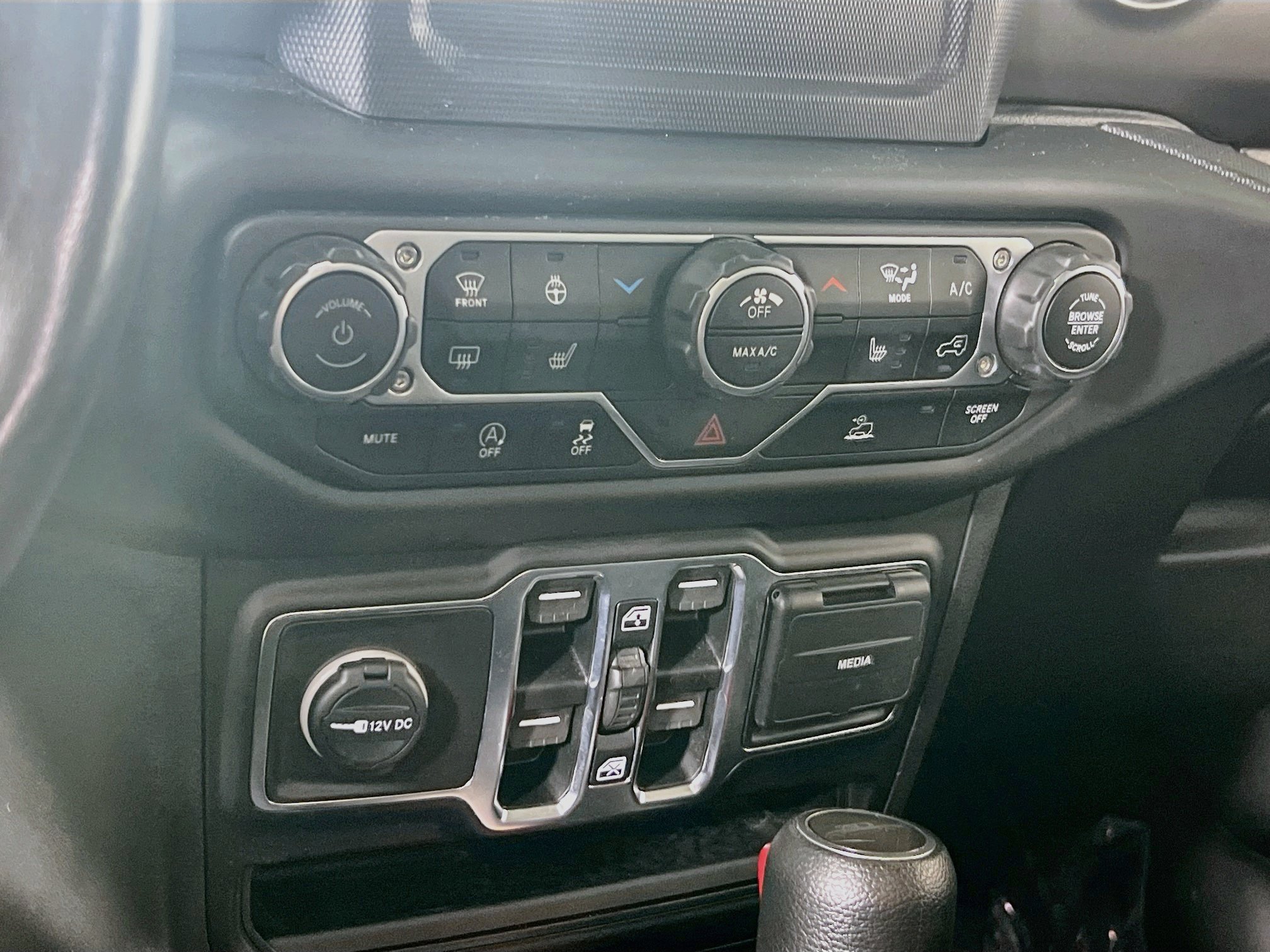 Used 2023 Jeep Gladiator Sport AWD/4WD image 15