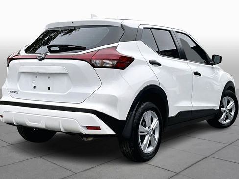 Used 2024 Nissan Kicks S image 12