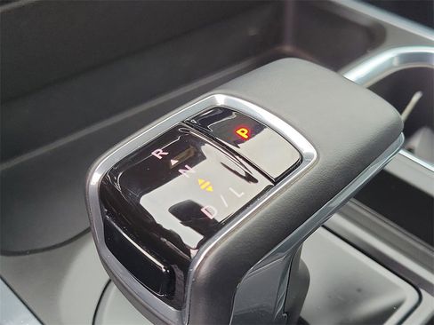 Used 2025 Chevrolet Silverado 1500 LT image 31