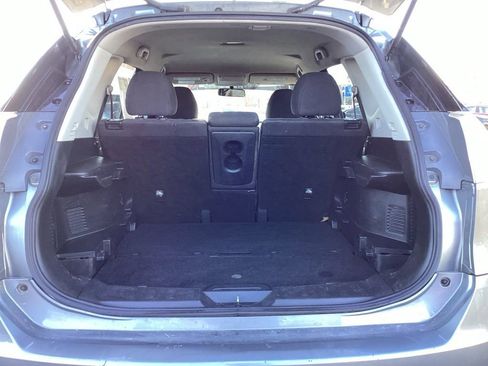 Used 2016 Nissan Rogue S w/ Appearance Package image 9