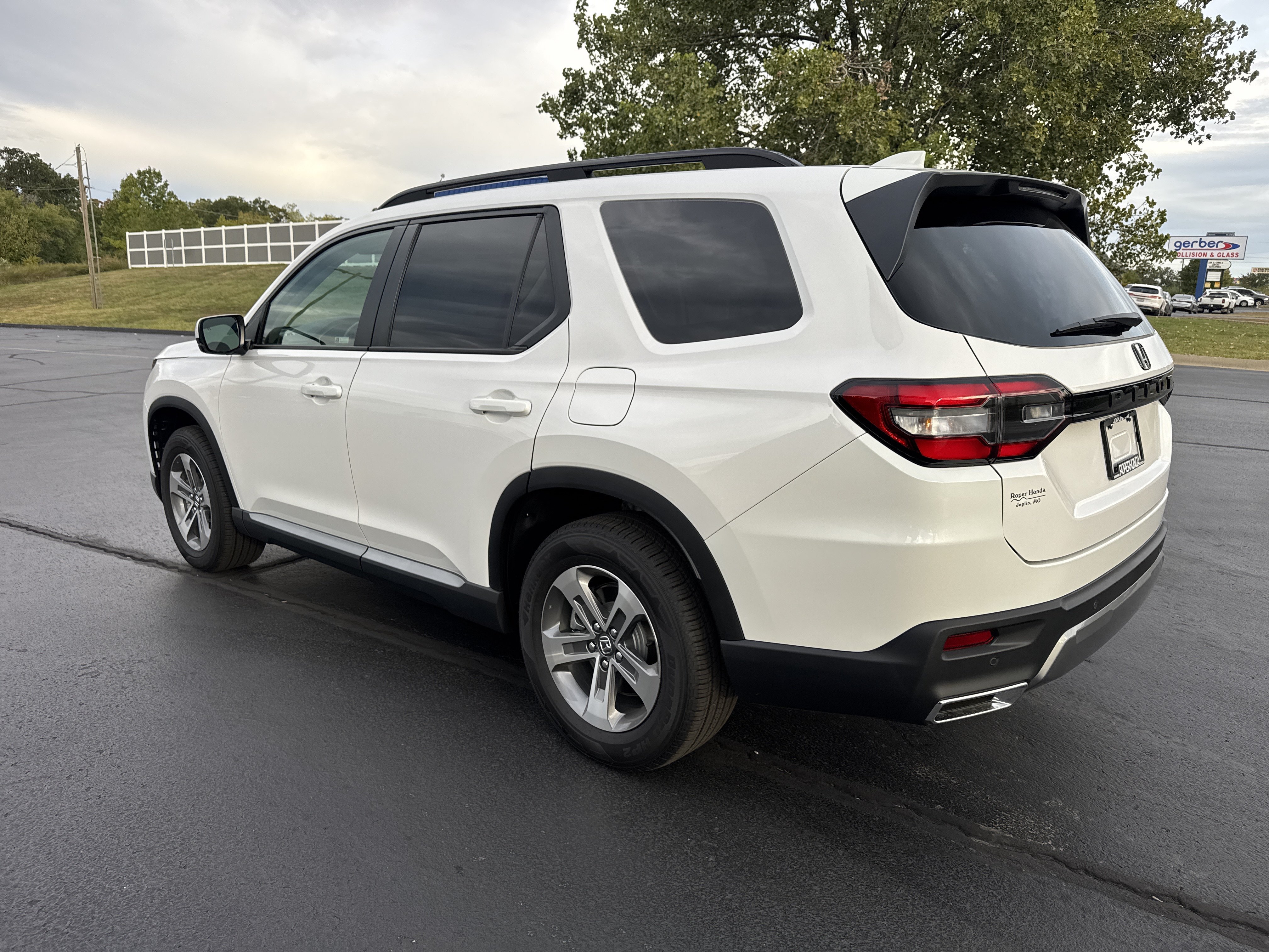New 2026 Honda Pilot EX-L image 3