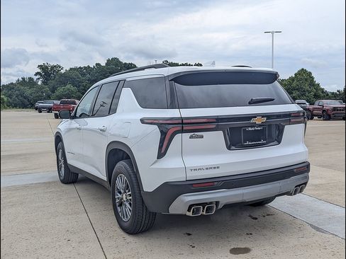 New 2026 Chevrolet Traverse LT w/ LPO, Floor Liner Package FWD image 8