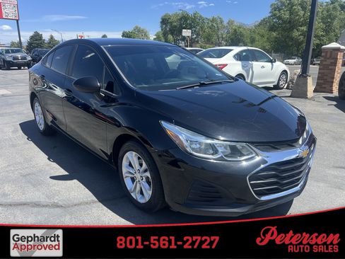 Used 2019 Chevrolet Cruze LS w/ LS Convenience Package FWD image 1