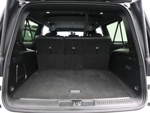 Used 2024 Jeep Wagoneer L Series II w/ Flexible Seating Group AWD/4WD image 28