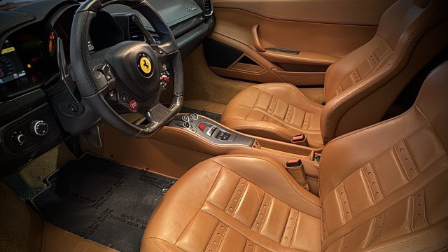 Used 2013 Ferrari 458 Spider RWD image 4